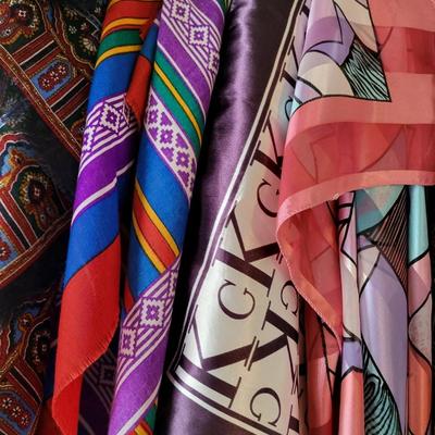 10 STYLISH SCARVES