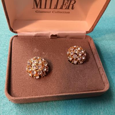 NOLAN MILLER RHINESTONE CLIP ON EARRINGS, GOLD-TONE CHAINS AND BROOCH