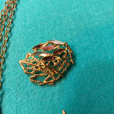 GOLD-TONE COSTUME JEWELRY