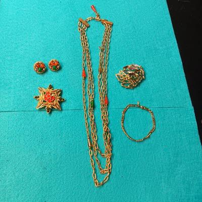 GOLD-TONE COSTUME JEWELRY