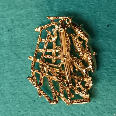 GOLD-TONE COSTUME JEWELRY