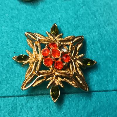 GOLD-TONE COSTUME JEWELRY