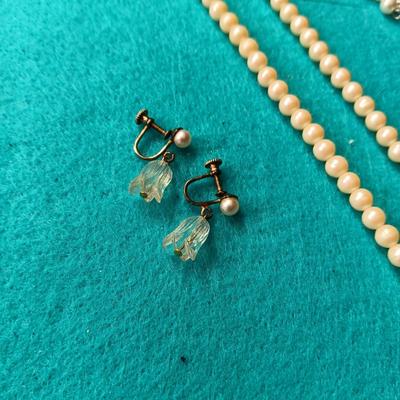 FAUX PEARLS COSTUME JEWELRY