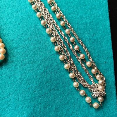 FAUX PEARLS COSTUME JEWELRY