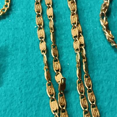 GOLD-TONE COSTUME JEWELRY