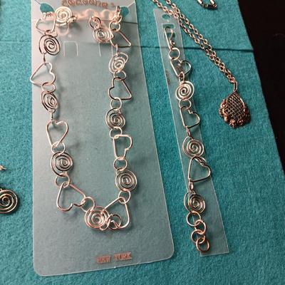 NEW NECKLACE, EARRINGS AND BRACELET PLUS MORE