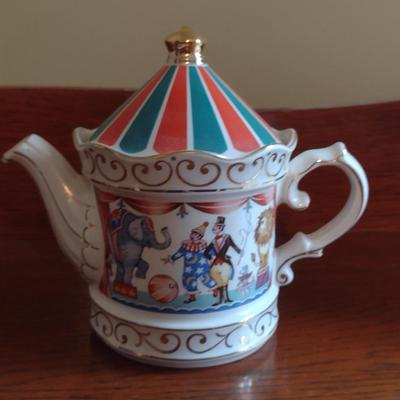 Sadler Edwardian Entertainments 'Circus' Tea Pot