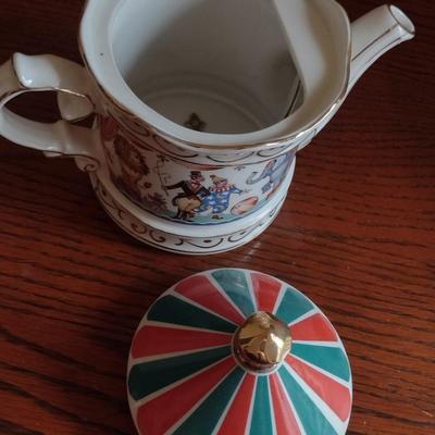 Sadler Edwardian Entertainments 'Circus' Tea Pot