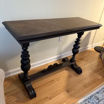 Entry Table with Mahogany Finish (GB-BM)