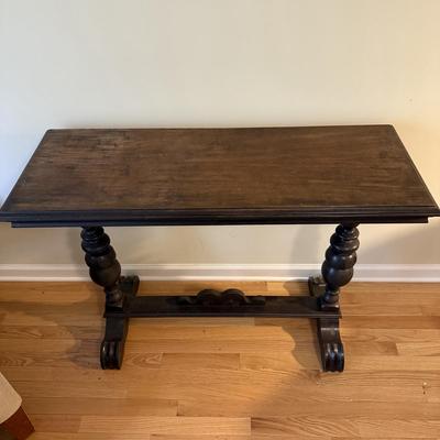 Entry Table with Mahogany Finish (GB-BM)