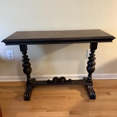 Entry Table with Mahogany Finish (GB-BM)
