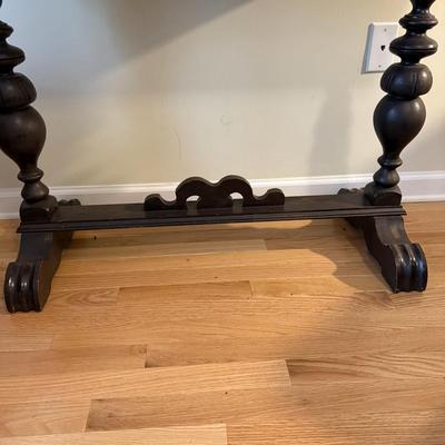 Entry Table with Mahogany Finish (GB-BM)