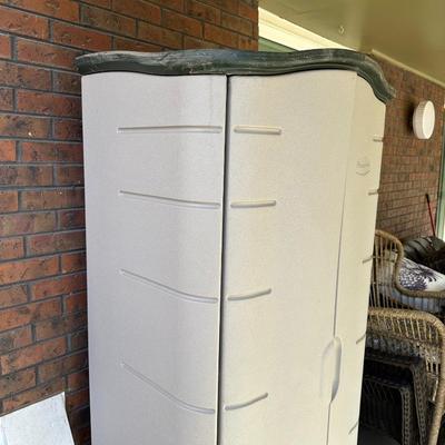 RUBBERMAID STORAGE SHED