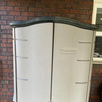 RUBBERMAID STORAGE SHED