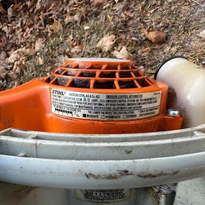 STIHL BG55 AND CRAFTSMAN LEAF BLOWERS “FOR PARTS ONLY” WITH GAS CONTAINER