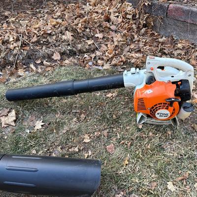 STIHL BG55 AND CRAFTSMAN LEAF BLOWERS “FOR PARTS ONLY” WITH GAS CONTAINER