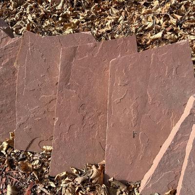 9 PIECES OR VARIOUS SIZED FLAGSTONES AND 8 CONCRETE BLOCKS