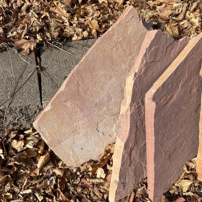 9 PIECES OR VARIOUS SIZED FLAGSTONES AND 8 CONCRETE BLOCKS