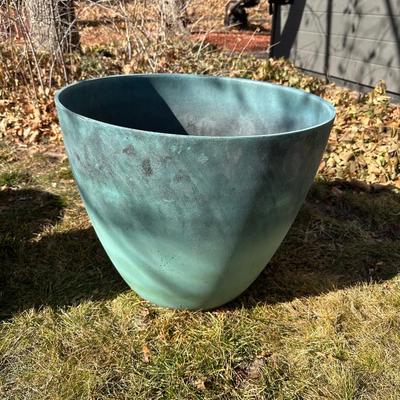 4 FLOWER POTS
