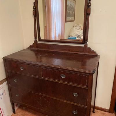 Antique vanity with mirror
