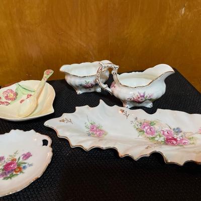 Floral porcelain items