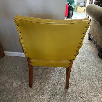 VINTAGE ARM CHAIR WITH CUSHION, NARROW END TABLE AND VINTAGE LAMP