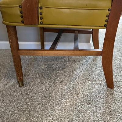 VINTAGE ARM CHAIR WITH CUSHION, NARROW END TABLE AND VINTAGE LAMP