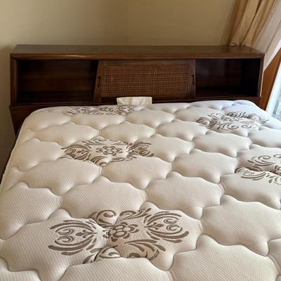 Mid-Century Modern Full Bed Frame (GB-BM)