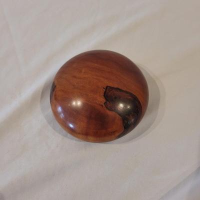 Handmade Wooden Bowls (LR-EL)