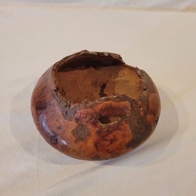 Handmade Wooden Bowls (LR-EL)