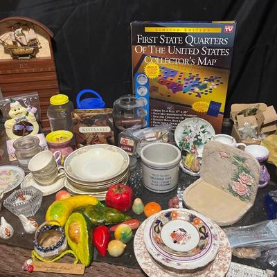 Red Wing beater crock, misc kitchen & decor