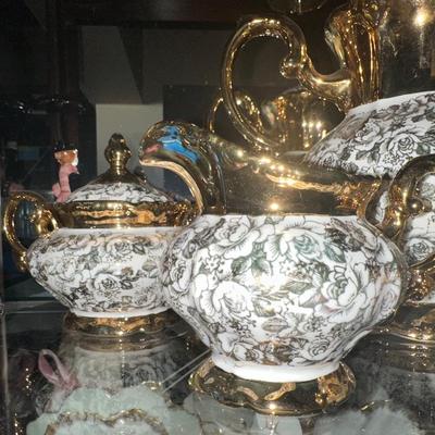 Beautiful Barvarian gold accent tea set with 12 cups and saucers