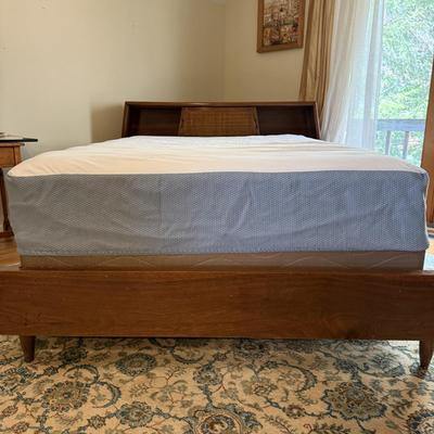 Full Size Bedding, Pillows and More! (GB-BM)