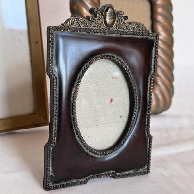 Assortment of Decorative Frames (DR-DZ)