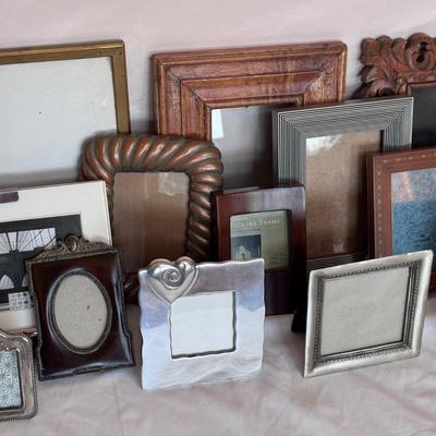 Assortment of Decorative Frames (DR-DZ)