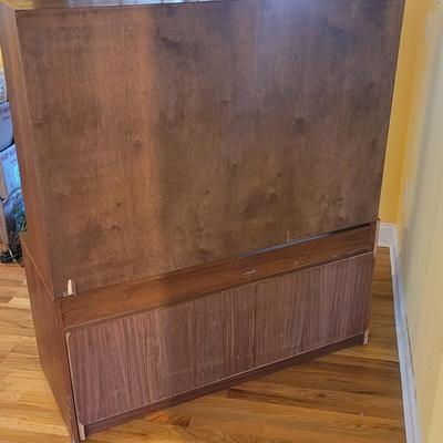 MCM Expandable Wooden Turntable Cabinet (LR-EL)