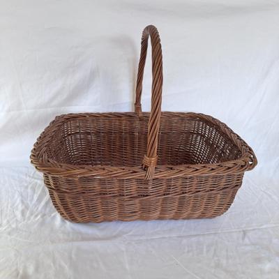 Wicker Baskets Galore (DR-DZ)