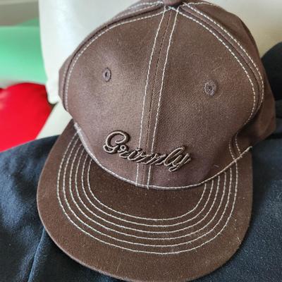 Grizzly Trucker Hat & 1920 Forged Steel Team Snap-on Hoodie Large