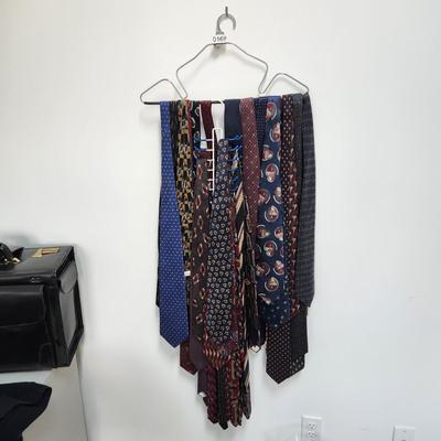 Large Lot of Men's Ties