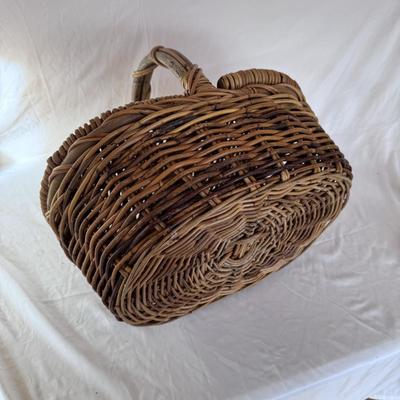 Four Picnic Baskets (DR-DZ)