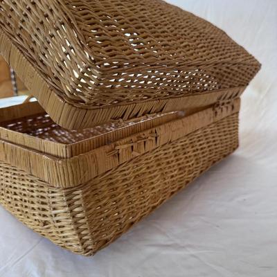 Four Picnic Baskets (DR-DZ)