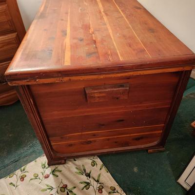 Vintage Large Cedar Chest 44x22x21H