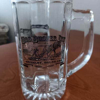 GLASS BEER MUGS AND METAL CUPS PLUS 2 METAL SERVING LEAVES