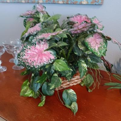MARGARITA AND CRYSTAL STEMMED GLASSES PLUS FAUX PLANT