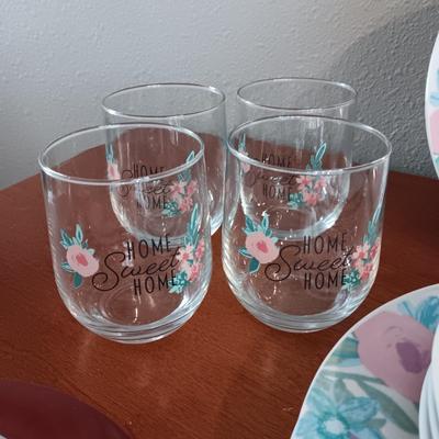 4 PLACE SETTING OF "HOME SWEET HOME" DINNERWARE, MATCHING GLASSES & COFFEE MUGS PLUS WALL CLOCK AND ART