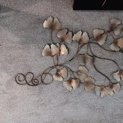 METAL LEAF WALL ART AND A CANVAS PICTURE
