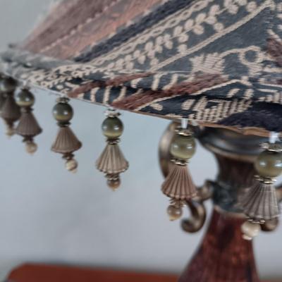 TABLE LAMP AND THROW BLANKET