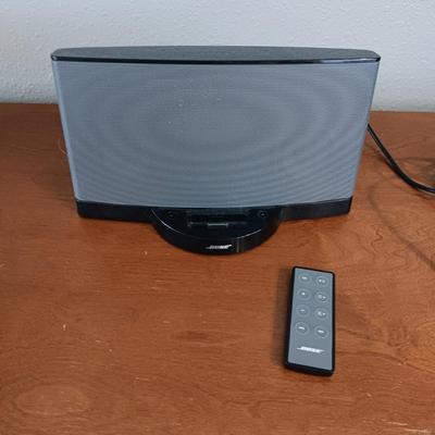 BOSE DOCKING STATION WITH 8GB APPLE iPod AND REMOTE