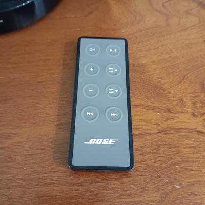 BOSE DOCKING STATION WITH 8GB APPLE iPod AND REMOTE
