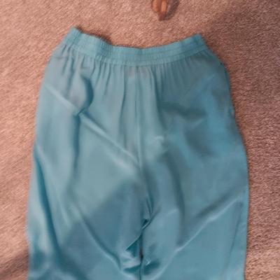2 PIECE DIANE GILMAN LIGHT WEIGHT JACKET AND SLACKS